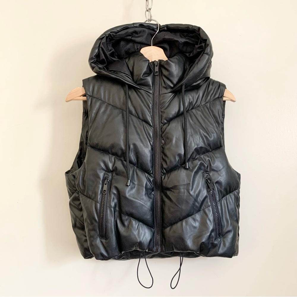 ❤️ 3/30 Love Tree Black Quilted Hooded Faux Leather Vest US Small